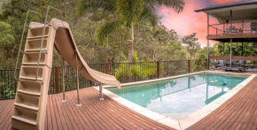 Reedy Creek Chateau - Large 4 Bed Home (Stunning!)